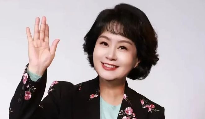 “鞠萍姐姐”儿童节退休，“乐于与孩子们‘打成一片’的赤诚之心没变”