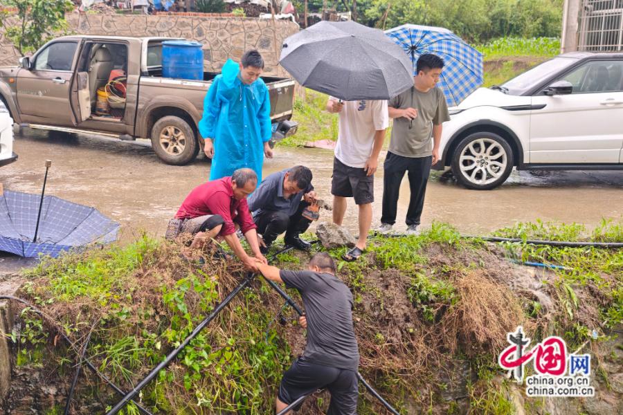 湖南慈利:党旗，在安全生产一线高高飘扬(图)