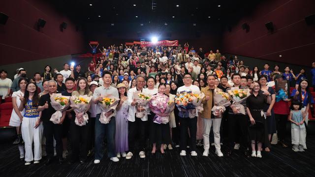 以光影铭记坚守 电影《万桐书》厦门路演圆满举行